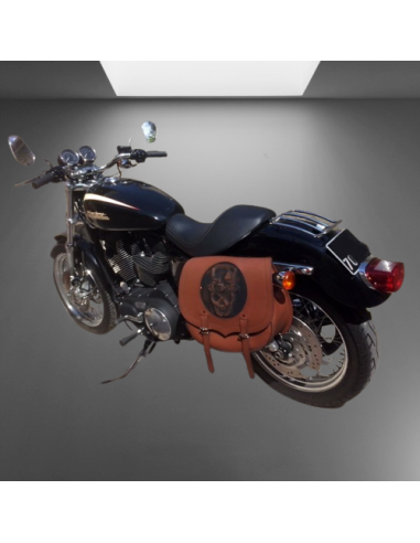 ALFORJA PIEL LATERAL SPARTA SKULL HAT MARRÓN UNIVERSAL