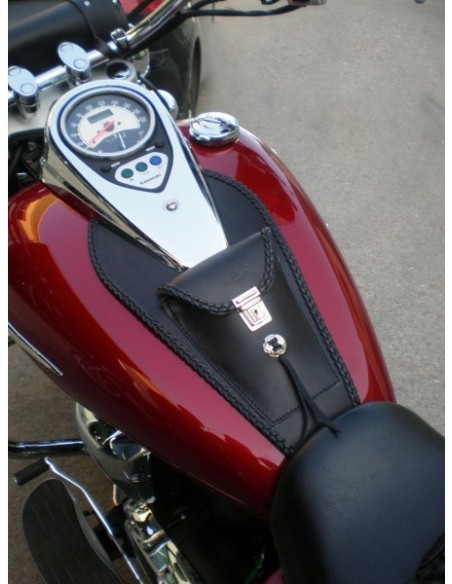 CUBRE DEPOSITO ITALICO CELTIC BASICO MARRÓN CUERO UNIVERSAL CUBRE DEPOSITO ITALICO CELTIC BASICO MARRÓN CUERO UNIVERSAL