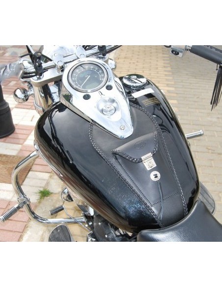 CUBRE DEPOSITO ITALICO CELTIC BASICO MARRÓN CUERO UNIVERSAL CUBRE DEPOSITO ITALICO CELTIC BASICO MARRÓN CUERO UNIVERSAL