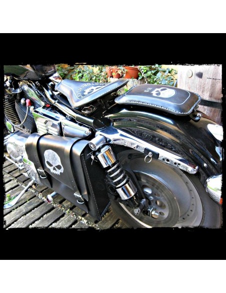 TACO ASIENTO PIEL VENTOSAS SKULL HD B&N UNIVERSAL