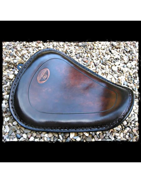 ASIENTO SOLO LEATHER DARK PARA SPORTSTER 2010 - UP ASIENTO SOLO LEATHER DARK PARA SPORTSTER 2010 - UP