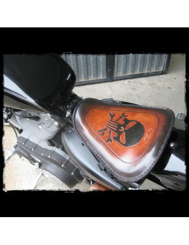ASIENTO SOLO SKULL BROWN PARA SPORTSTER 2010 - UP