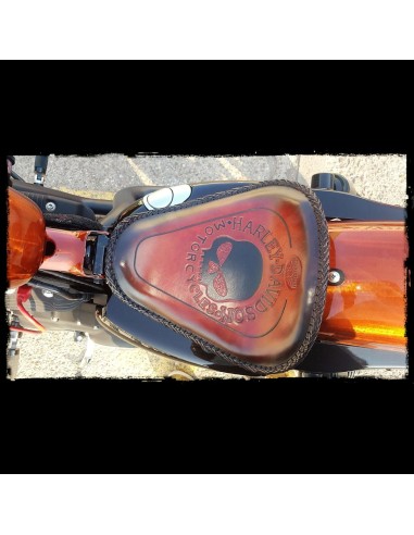 ASIENTO SOLO SMALL SKULL PARA SPORTSTER 2010 - UP
