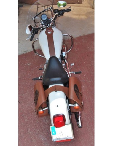 ALFORJA PIEL SPARTA SKULL HAT MARRÓN CUERO