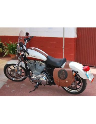 ALFORJA PIEL SPARTA SKULL HAT MARRÓN CUERO